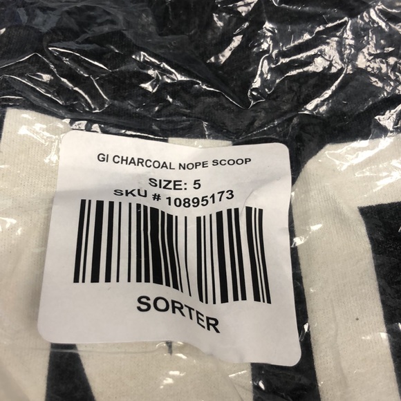 🔴Plus size 5, NWT Torrid Shir charcoal color 52% Cotton, 48% Poly - Picture 3 of 6